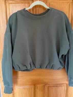 Velvet by Graham & Spencer, Bobbi Sweatshirt, Sage Green, Med, Great Condition